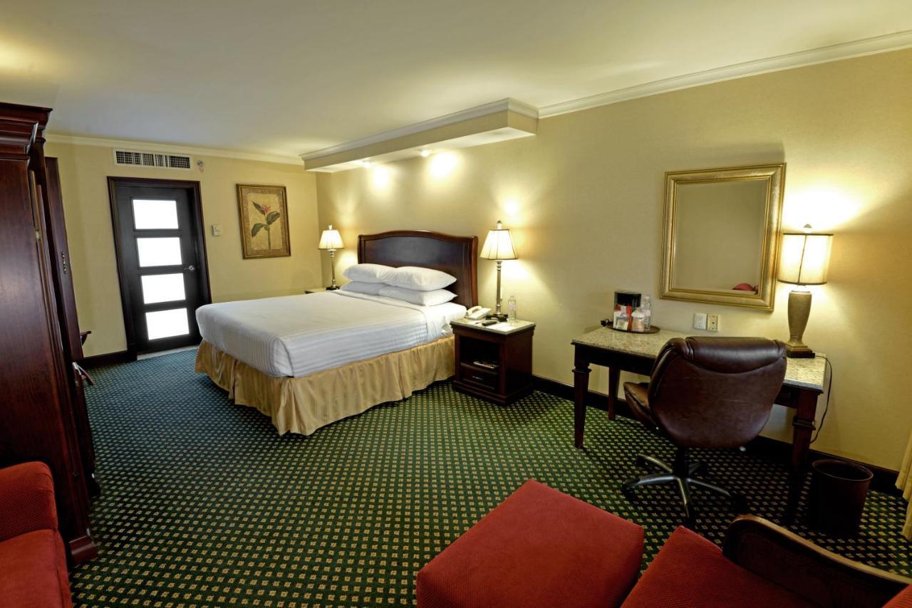 Marriott Torreon Hotel מראה חיצוני תמונה
